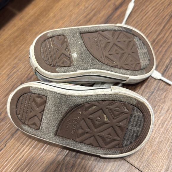 Converse Tie-Dye shoes size 4. Used condition - Picture 3 of 3